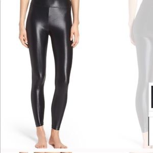 KORAL Black lustrous leggings so cute Medium